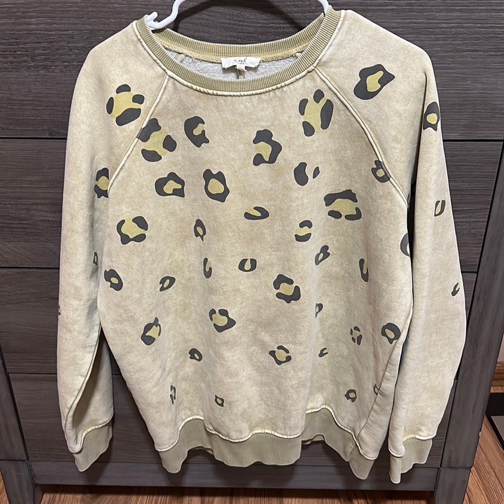 Cute comfy Easel crewneck!💚